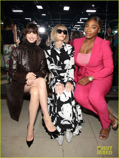 anna wintour michael kors fashion show|Anne Hathaway, Anna Wintour Re.